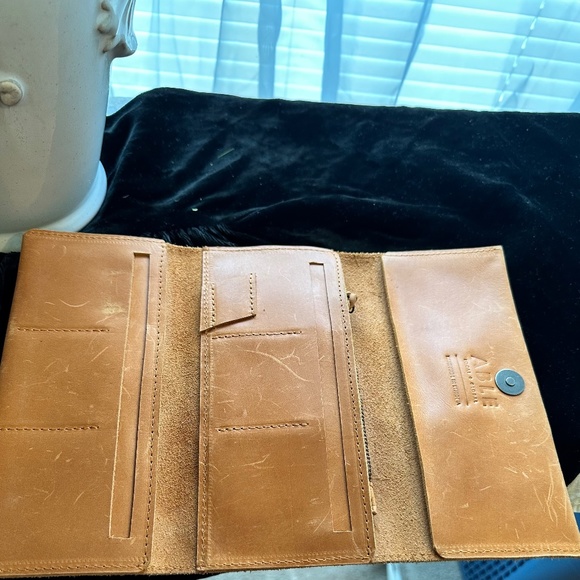 ABLE XL COGNAC COLORED Shoulder Bag w/Matching Wallet - Picture 7 of 9